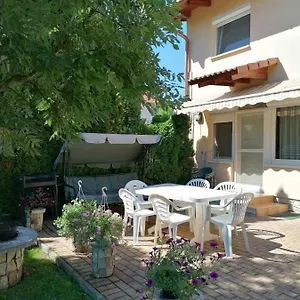  Dom wakacyjny Rose Vip Apartman