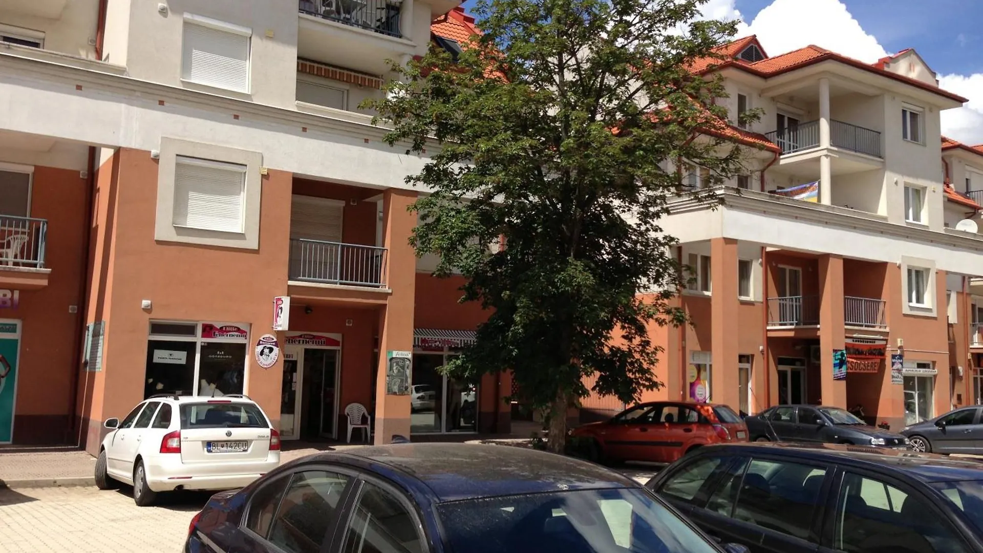 Tommy Apartman Hajdúszoboszló 0*,